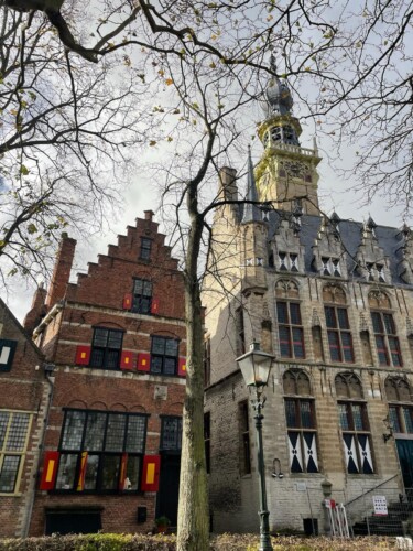 Mooie oude gebouwen in Veere